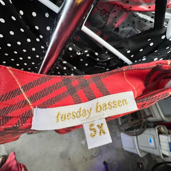 Tuesday Bassen Plaid Crop Top and skirt set NEW 5X - Picture 2 of 6